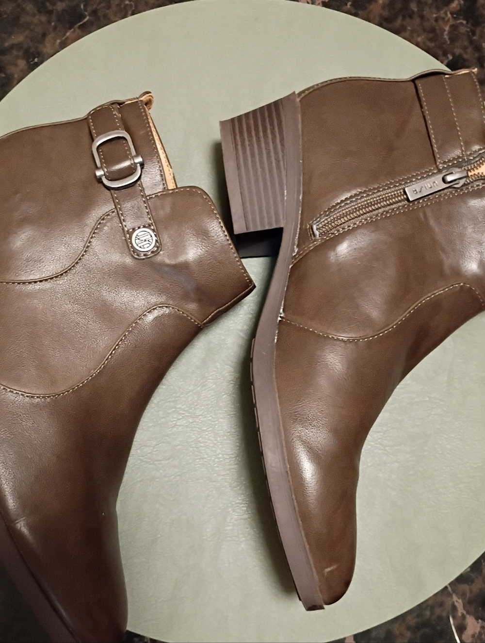 Unisa Olive-Taupe Leather Side-Buckle Ankle Boot Size 9 M - Picture 9 of 11